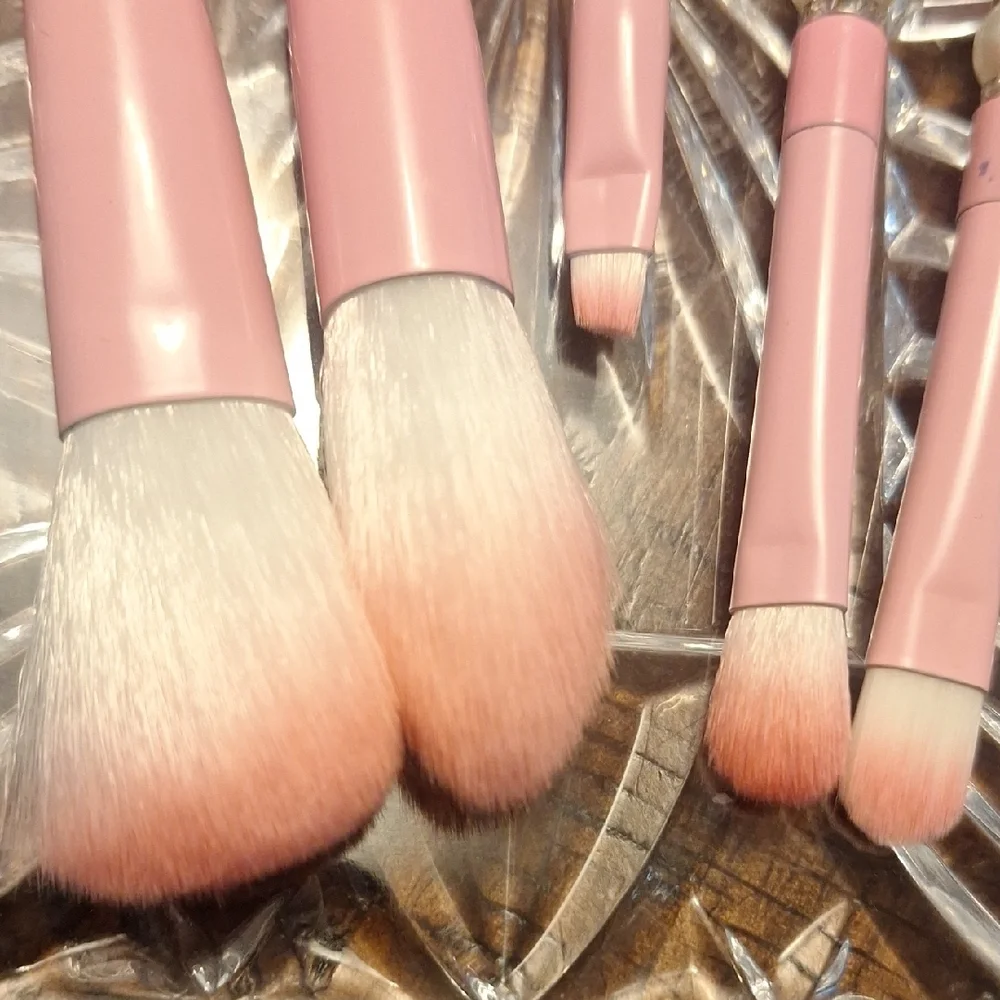 Elegant Pink and Pearl Makeup Brush Set